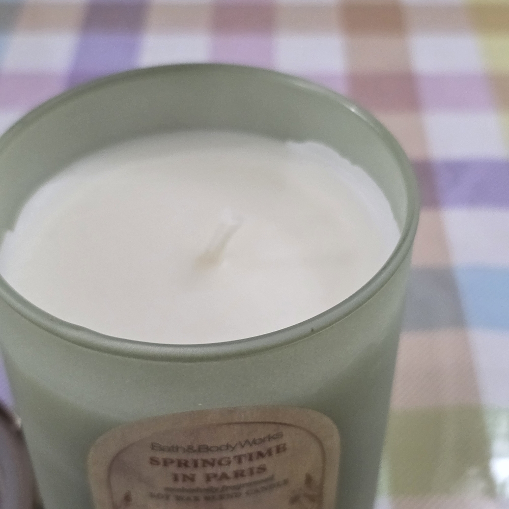 Bath & Body Works Springtime in Paris Soy Wax Single Wick Candle 8oz NEW RARE - Picture 6 of 8